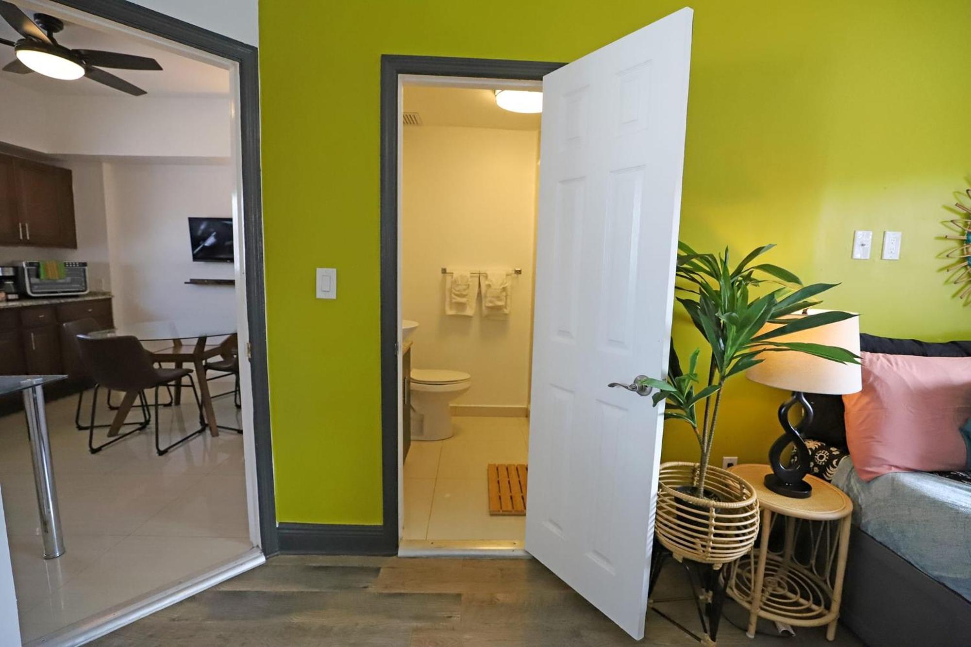 North Beach Steps To Sea Miami Apartment With Free Parking Family And Pet Friendly Miami Beach Extérieur photo